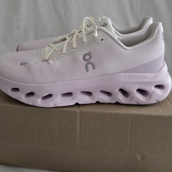 On Cloud Tilt Women Running Shoes Sneakers Ivory/Orchid Purple Size 11 NIB - Picture 5 of 9